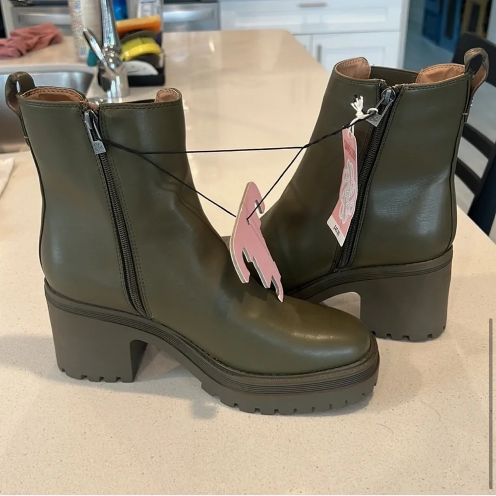 Olive Green Women's Ankle Boots - 10 - Picture 7 of 9